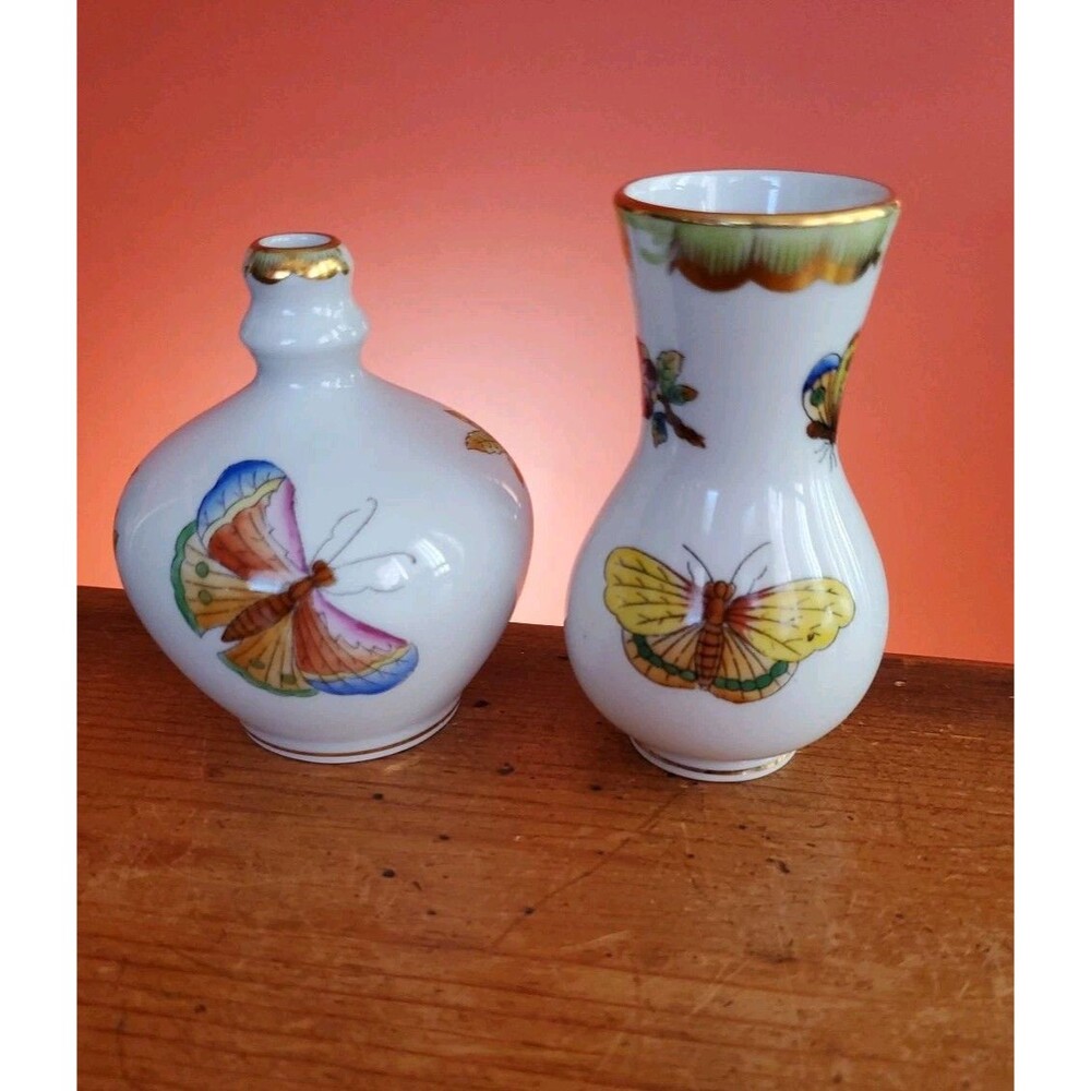 Vtg 2 Herend Hungary Porcelain Queen Victoria Mini Vases Butterflies And Flowers